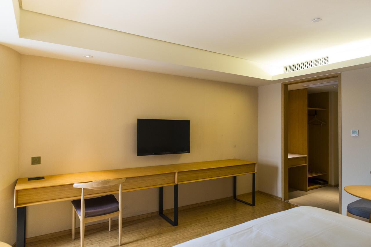 Ji Hotel Shanghai Hongqiao Yan'An XI Road Exterior photo