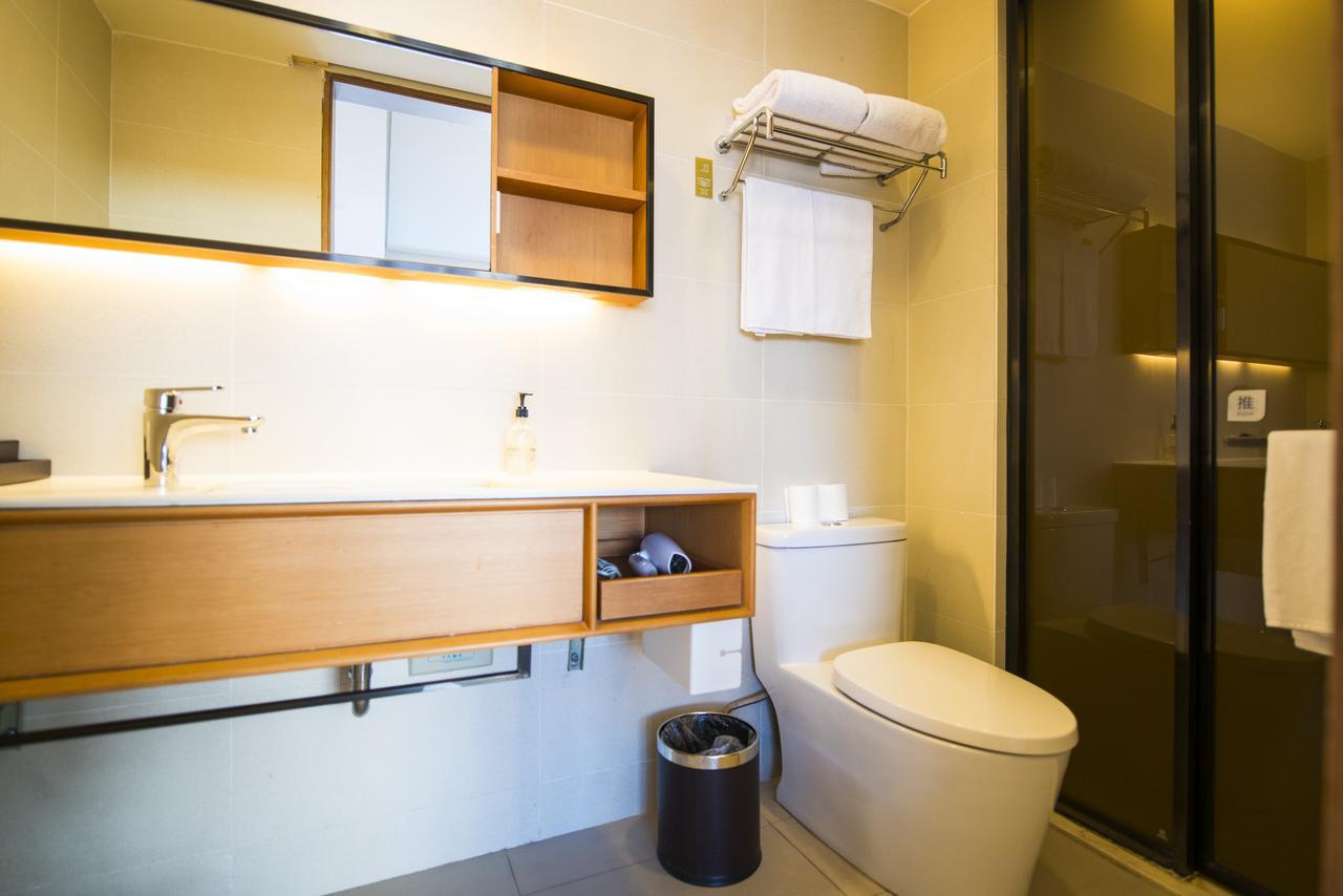 Ji Hotel Shanghai Hongqiao Yan'An XI Road Exterior photo